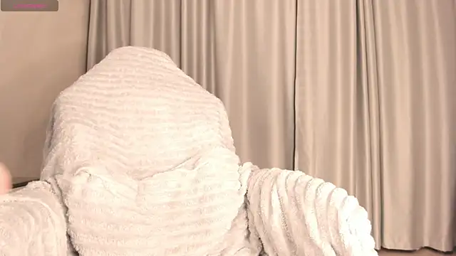 mia lui online show from July 20, 3:14 pm
