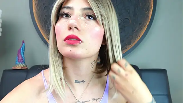 miss sharlotte18 online show from November 6, 6:09 pm