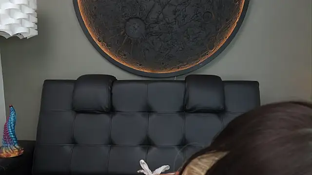 miss vaiolette online show from November 3, 11:11 am