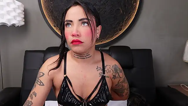 miss vaiolette online show from June 27, 11:04 am