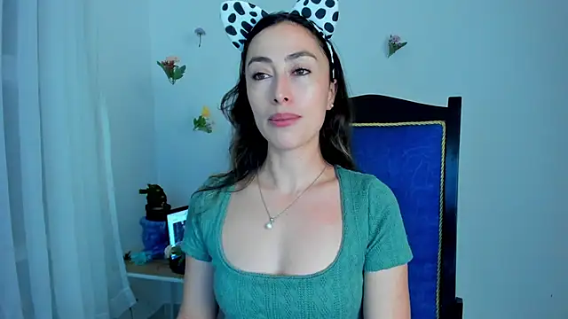 Snapshot of Amatiista chatting on February 19, 10:45 am Amatiista online show from February 19, 10:45 am