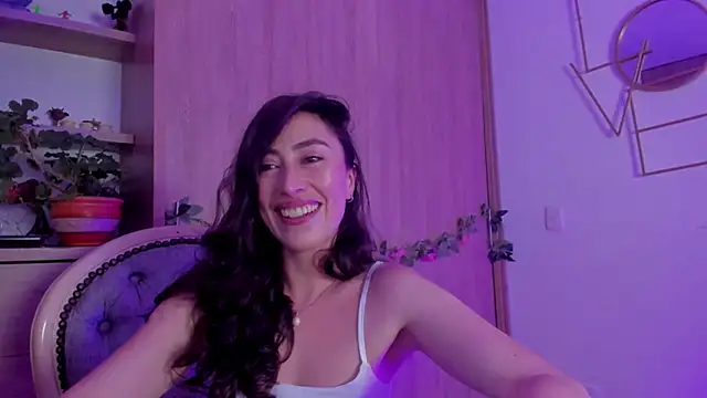 Snapshot of Amatiista chatting on March 20, 2:49 am Amatiista online show from March 20, 2:49 am