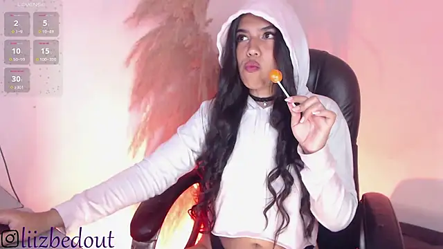 liz bedoutxx online show from November 15, 11:21 pm