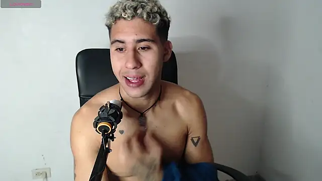 Snapshot of Daiki_Jack chatting on December 20, 2:08 am Daiki Jack online show from December 20, 2:08 am