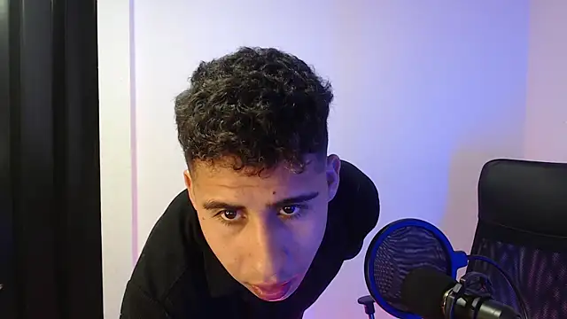 Snapshot of Daiki_Jack chatting on February 12, 11:20 pm Daiki Jack online show from February 12, 11:20 pm