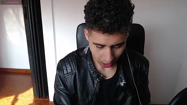 Snapshot of Daiki_Jack chatting on February 16, 8:44 pm Daiki Jack online show from February 16, 8:44 pm