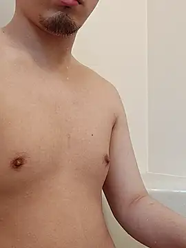 lioncake1221 online show from August 5, 9:28 pm