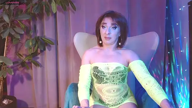 Snapshot of julia_renard chatting on October 12, 5:39 am julia renard online show from October 12, 5:39 am