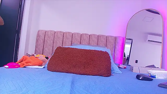 Snapshot of _linda_milk_ chatting on March 27, 3:01 am linda milk online show from March 27, 3:01 am