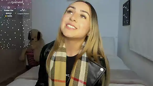 Snapshot of sophi_mooreno chatting on October 17, 11:51 pm sophi mooreno online show from October 17, 11:51 pm