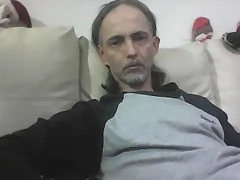 Snapshot of latinx44 chatting on December 11, 6:14 am latinx44 online show from December 11, 6:14 am