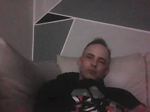 Snapshot of latinx44 chatting on October 27, 6:28 am latinx44 online show from October 27, 6:28 am