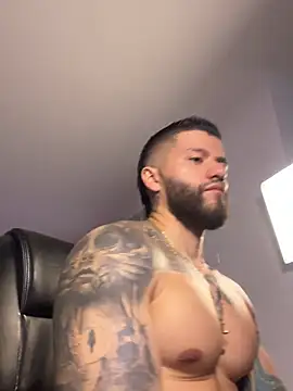 Snapshot of Frank_Farrell chatting on February 1, 9:13 pm Frank Farrell online show from February 1, 9:13 pm