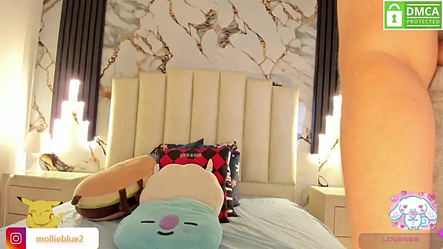 mollieblue69 online show from February 9, 12:30 pm