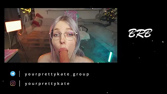 Snapshot of yourprettykate chatting on December 27, 8:02 am yourprettykate online show from December 27, 8:02 am
