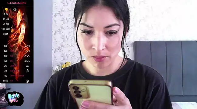 Snapshot of Sweet-Angie chatting on February 13, 5:11 pm Sweet-Angie online show from February 13, 5:11 pm