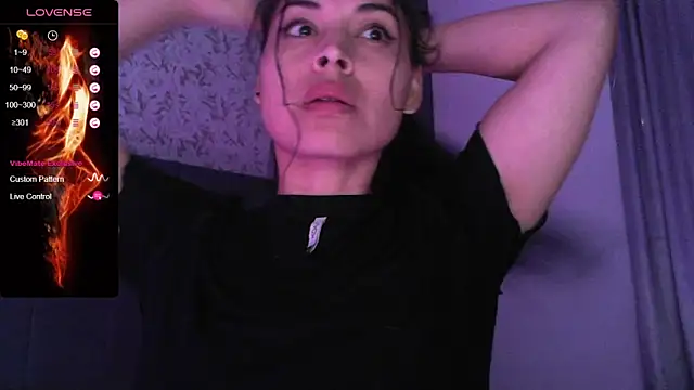 Snapshot of Sweet-Angie chatting on February 25, 1:52 am Sweet-Angie online show from February 25, 1:52 am