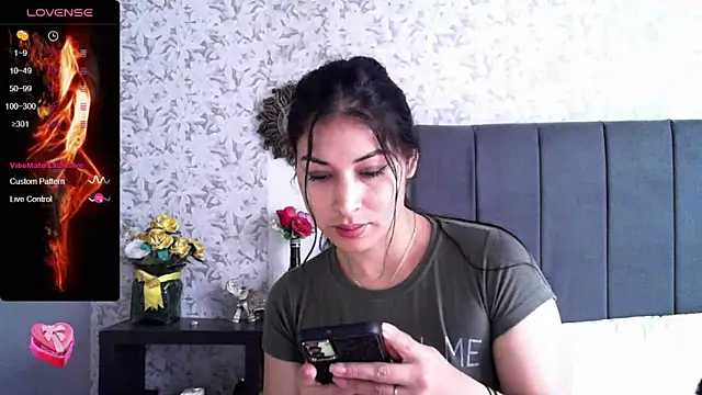 Snapshot of Sweet-Angie chatting on March 20, 7:57 pm Sweet-Angie online show from March 20, 7:57 pm