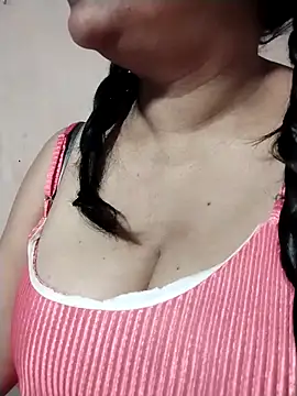 Snapshot of tharu_sweet chatting on April 18, 2:10 pm tharu sweet online show from April 18, 2:10 pm