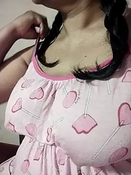 Snapshot of tharu_sweet chatting on April 21, 4:52 am tharu sweet online show from April 21, 4:52 am