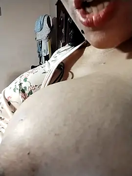 Snapshot of tharu_sweet chatting on April 29, 7:09 pm tharu sweet online show from April 29, 7:09 pm