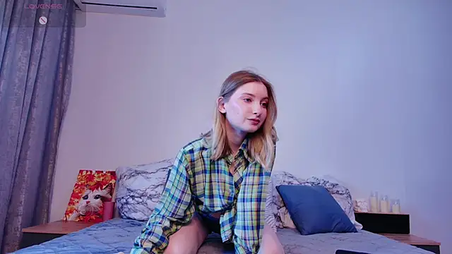 Snapshot of _whiteprincess chatting on January 31, 9:37 am whiteprincess online show from January 31, 9:37 am