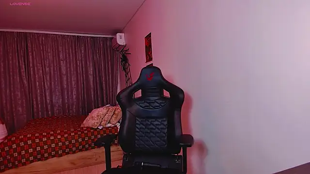 Snapshot of _whiteprincess chatting on October 21, 9:32 am whiteprincess online show from October 21, 9:32 am