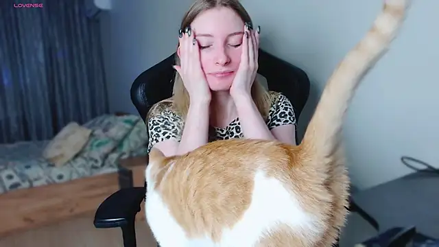 Snapshot of _whiteprincess chatting on November 6, 10:49 am whiteprincess online show from November 6, 10:49 am