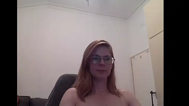 Snapshot of SavannaGirly chatting on September 12, 8:03 am SavannaGirly online show from September 12, 8:03 am