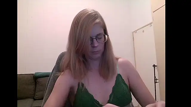 Snapshot of SavannaGirly chatting on September 18, 5:59 pm SavannaGirly online show from September 18, 5:59 pm