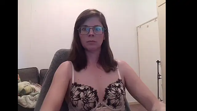 SavannaGirly online show from February 5, 6:40 am