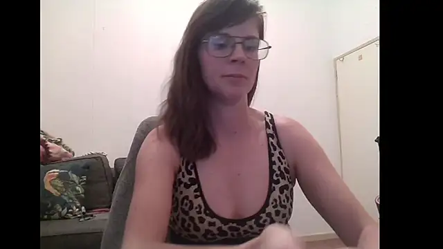 Snapshot of SavannaGirly chatting on February 17, 10:56 am SavannaGirly online show from February 17, 10:56 am