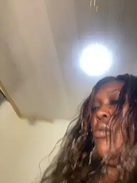 Snapshot of Cardiebae89 chatting on April 3, 4:32 am Cardiebae89 online show from April 3, 4:32 am