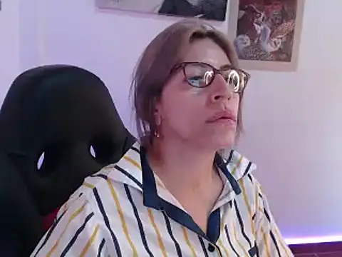 Snapshot of Chayla_Ruiz chatting on December 17, 4:00 pm Chayla Ruiz online show from December 17, 4:00 pm