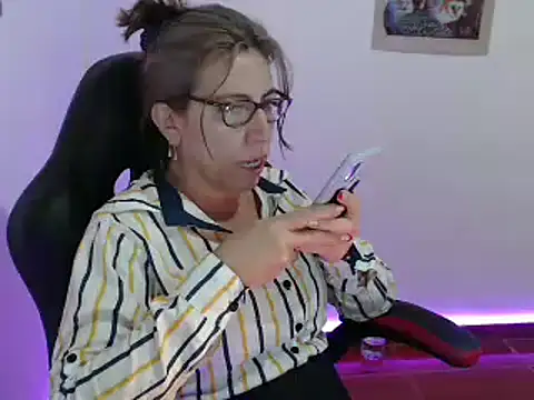 Snapshot of Chayla_Ruiz chatting on December 17, 10:11 pm Chayla Ruiz online show from December 17, 10:11 pm