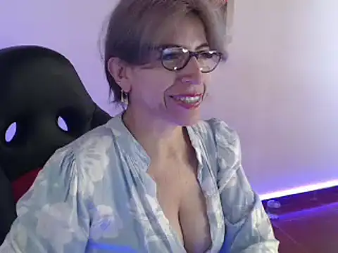 Snapshot of Chayla_Ruiz chatting on December 19, 12:23 pm Chayla Ruiz online show from December 19, 12:23 pm