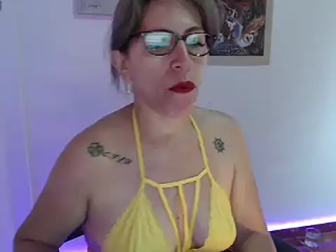 Snapshot of Chayla_Ruiz chatting on December 21, 1:53 pm Chayla Ruiz online show from December 21, 1:53 pm