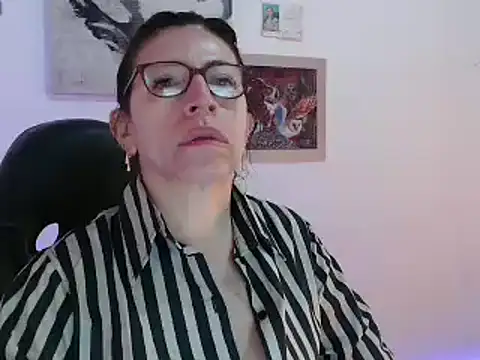 Snapshot of Chayla_Ruiz chatting on December 27, 1:28 pm Chayla Ruiz online show from December 27, 1:28 pm