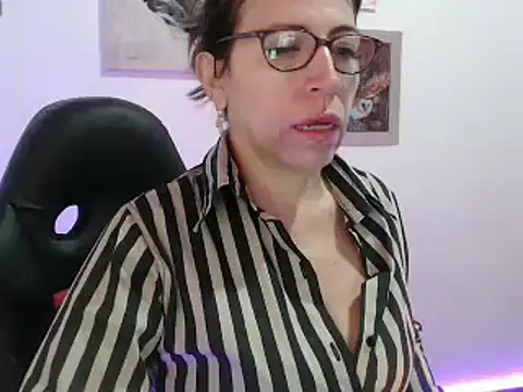 Snapshot of Chayla_Ruiz chatting on January 5, 12:53 pm Chayla Ruiz online show from January 5, 12:53 pm