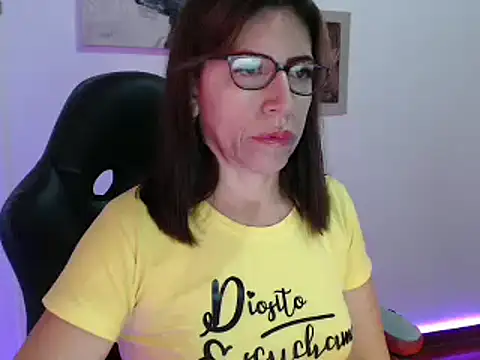Snapshot of Chayla_Ruiz chatting on January 27, 9:00 pm Chayla Ruiz online show from January 27, 9:00 pm
