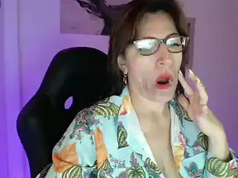 Snapshot of Chayla_Ruiz chatting on February 4, 12:00 pm Chayla Ruiz online show from February 4, 12:00 pm