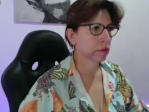 Snapshot of Chayla_Ruiz chatting on February 4, 9:52 pm Chayla Ruiz online show from February 4, 9:52 pm