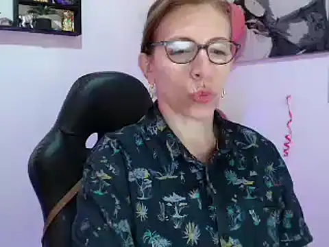 Snapshot of Chayla_Ruiz chatting on February 24, 4:26 pm Chayla Ruiz online show from February 24, 4:26 pm