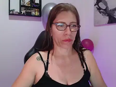 Snapshot of Chayla_Ruiz chatting on March 13, 9:37 pm Chayla Ruiz online show from March 13, 9:37 pm