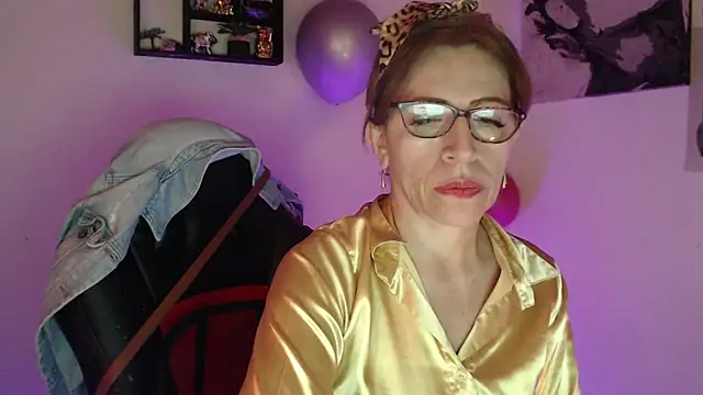 Snapshot of Chayla_Ruiz chatting on March 22, 12:06 am Chayla Ruiz online show from March 22, 12:06 am