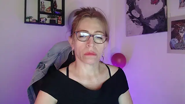Snapshot of Chayla_Ruiz chatting on March 22, 1:08 pm Chayla Ruiz online show from March 22, 1:08 pm