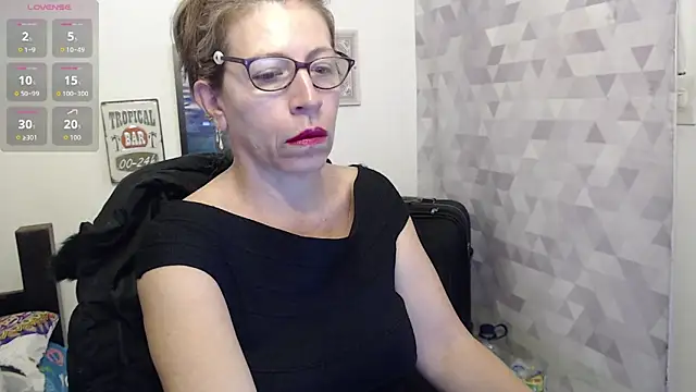 Snapshot of Chayla_Ruiz chatting on September 8, 8:19 pm Chayla Ruiz online show from September 8, 8:19 pm