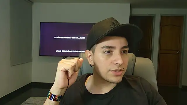 Jhoan saenz online show from October 29, 4:15 am