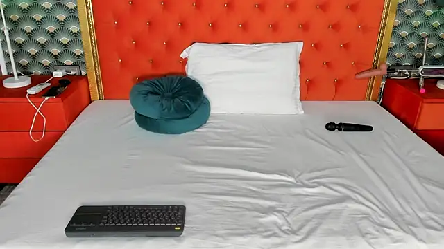 VallerieJones online show from February 22, 7:56 am