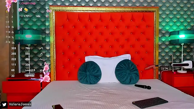 VallerieJones online show from March 15, 10:46 am